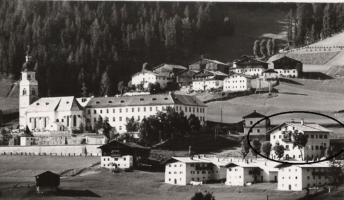 Der Paternwirt mit Basilika Maria Luggau