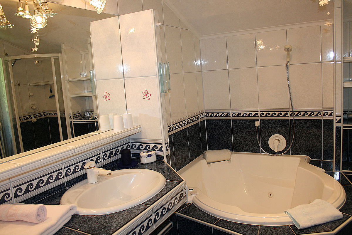 Romantiksuite mit Whirlpool